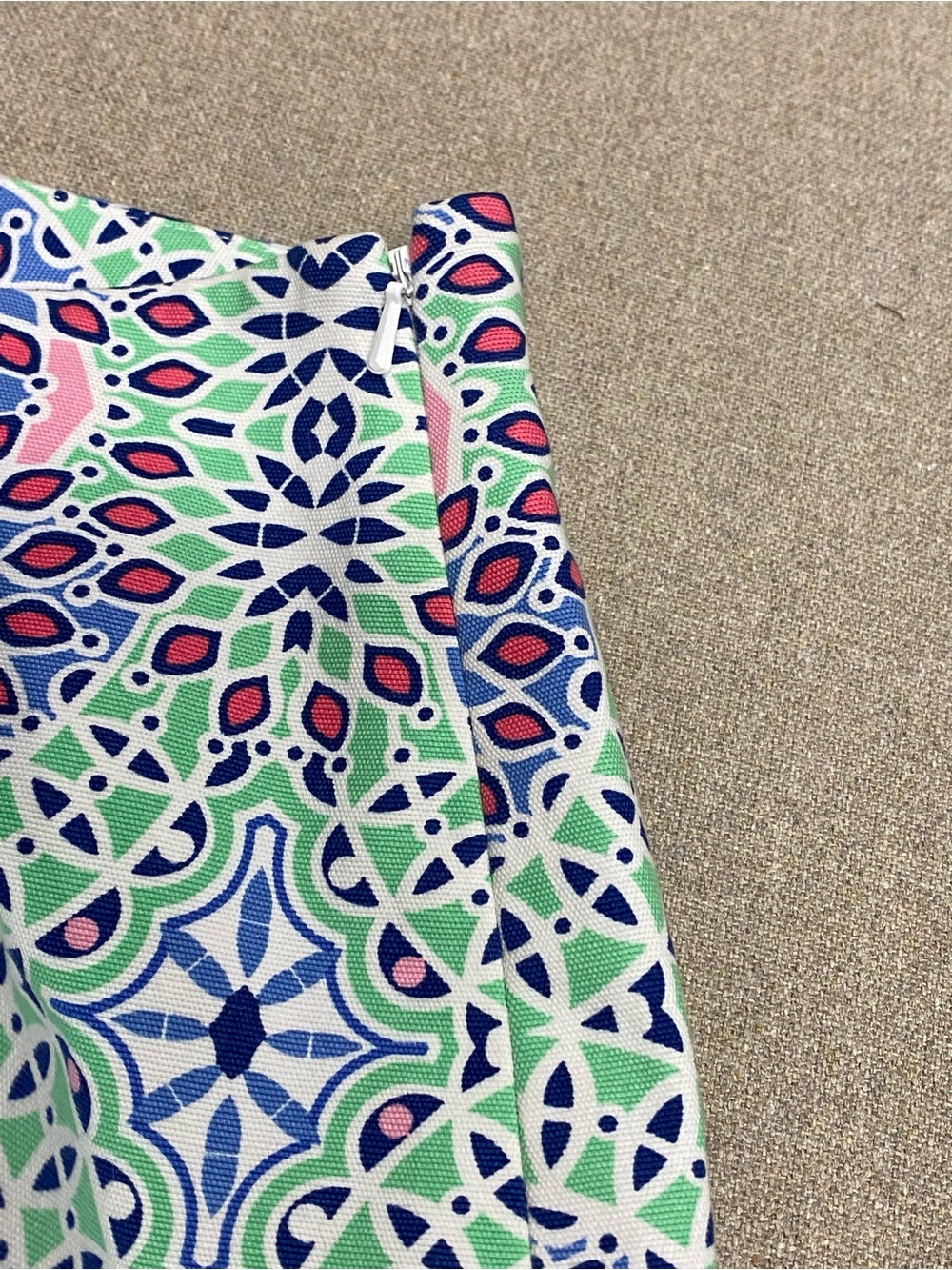 Talbots Printed A-Line Skirt with side zipper Size 12 - Picture 6 of 7